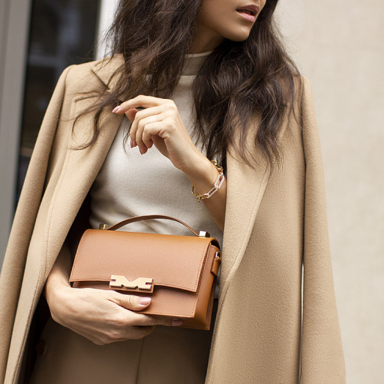 Margo Marrone/Gold